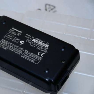 Продается зарядное Panasonic -VSK0317