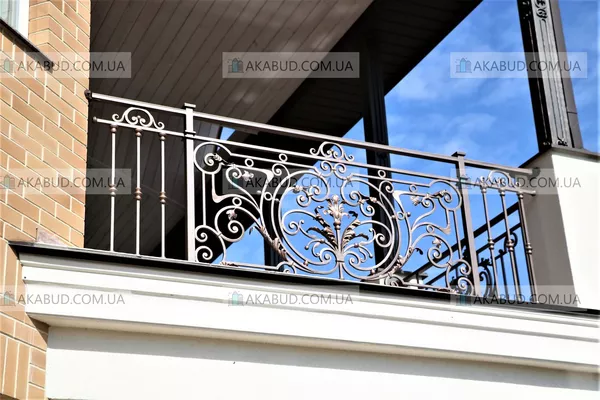 Кованые и сварные балконные перила (ограждения для балкона) 5